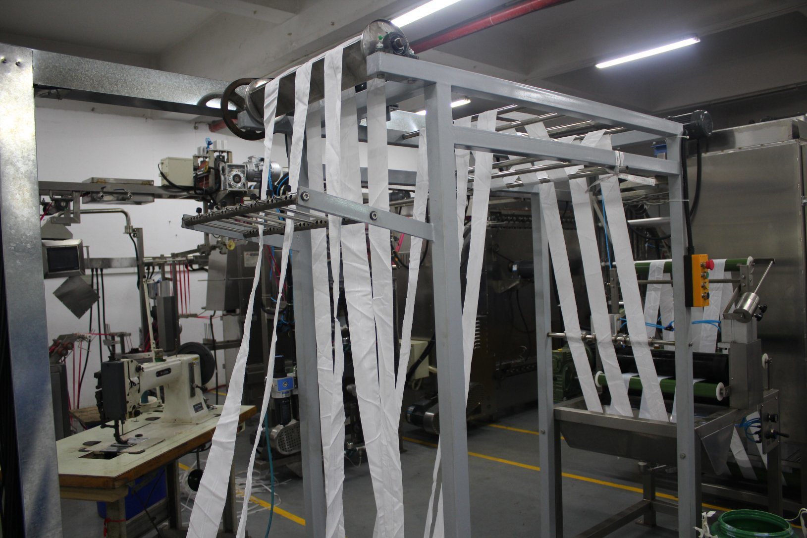 China Supplier Flat Semi Automatic Screen Printing Machine -
Starching and Finishing Machine (2 Cylinders) (KW-705A) – Kin Wah detail pictures