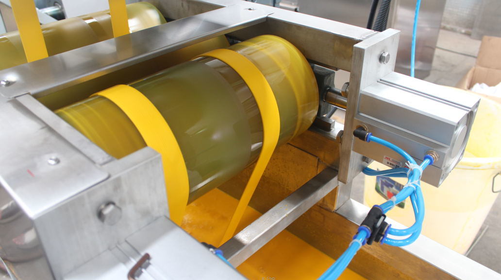 Free sample for Ribbon Silk Screen Machine -
 High Temp Lashing Straps Continuous Dyeing&Finishing Machine – Kin Wah