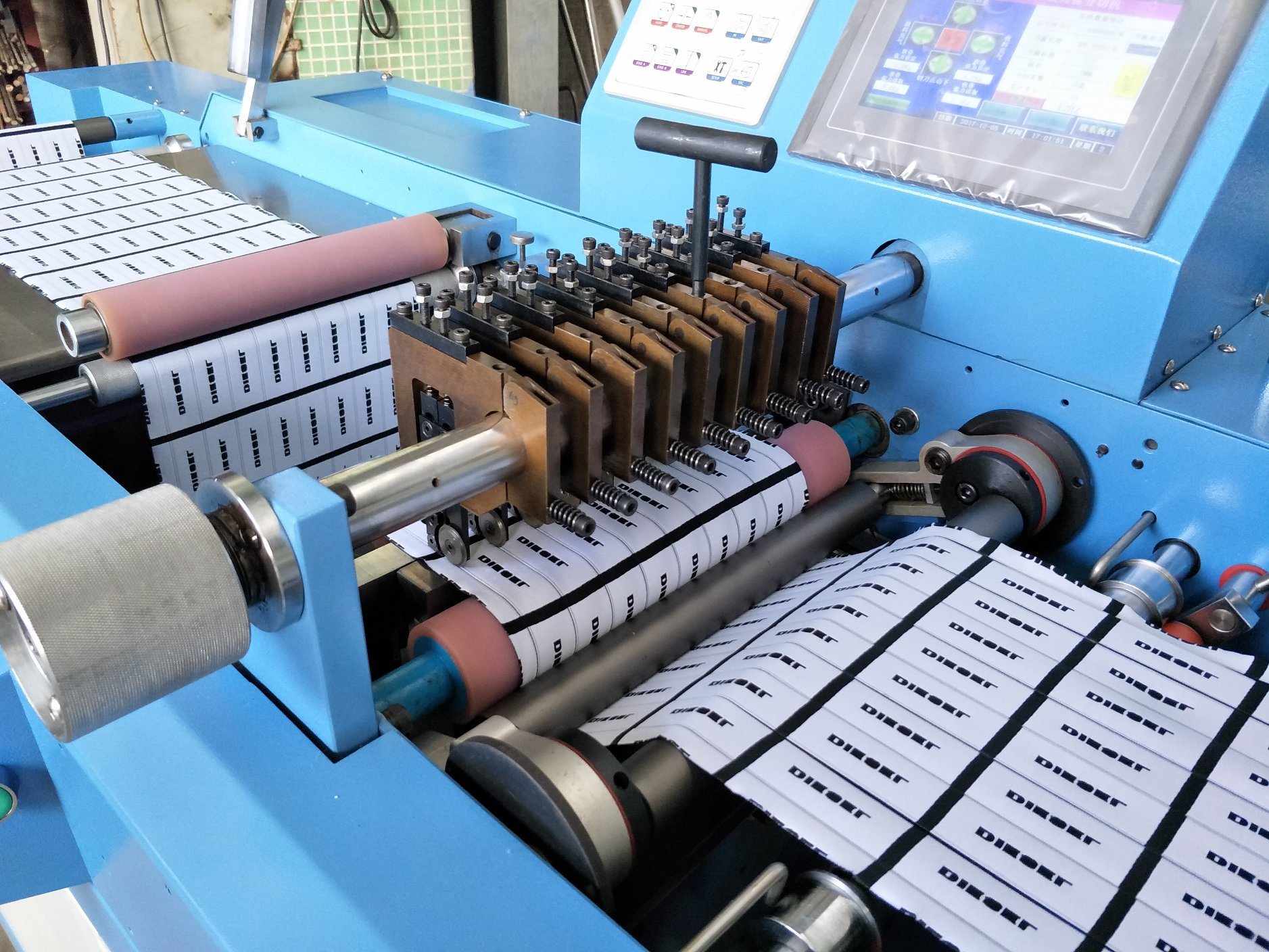Polyester Satin Labels Ultrasonic Slitting Machine