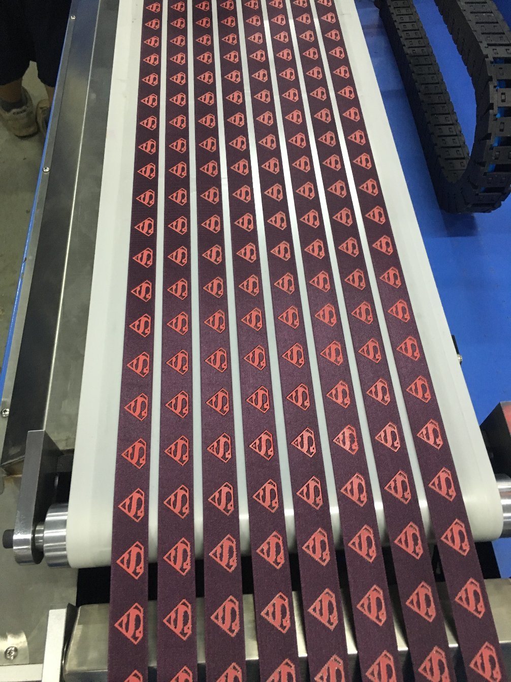China Supplier Nylon Tapes Small Continuous Dyeing Machine -
4 Colors Satin Ribbon Automatic Screen Printing Machine with Ce Approved – Kin Wah detail pictures