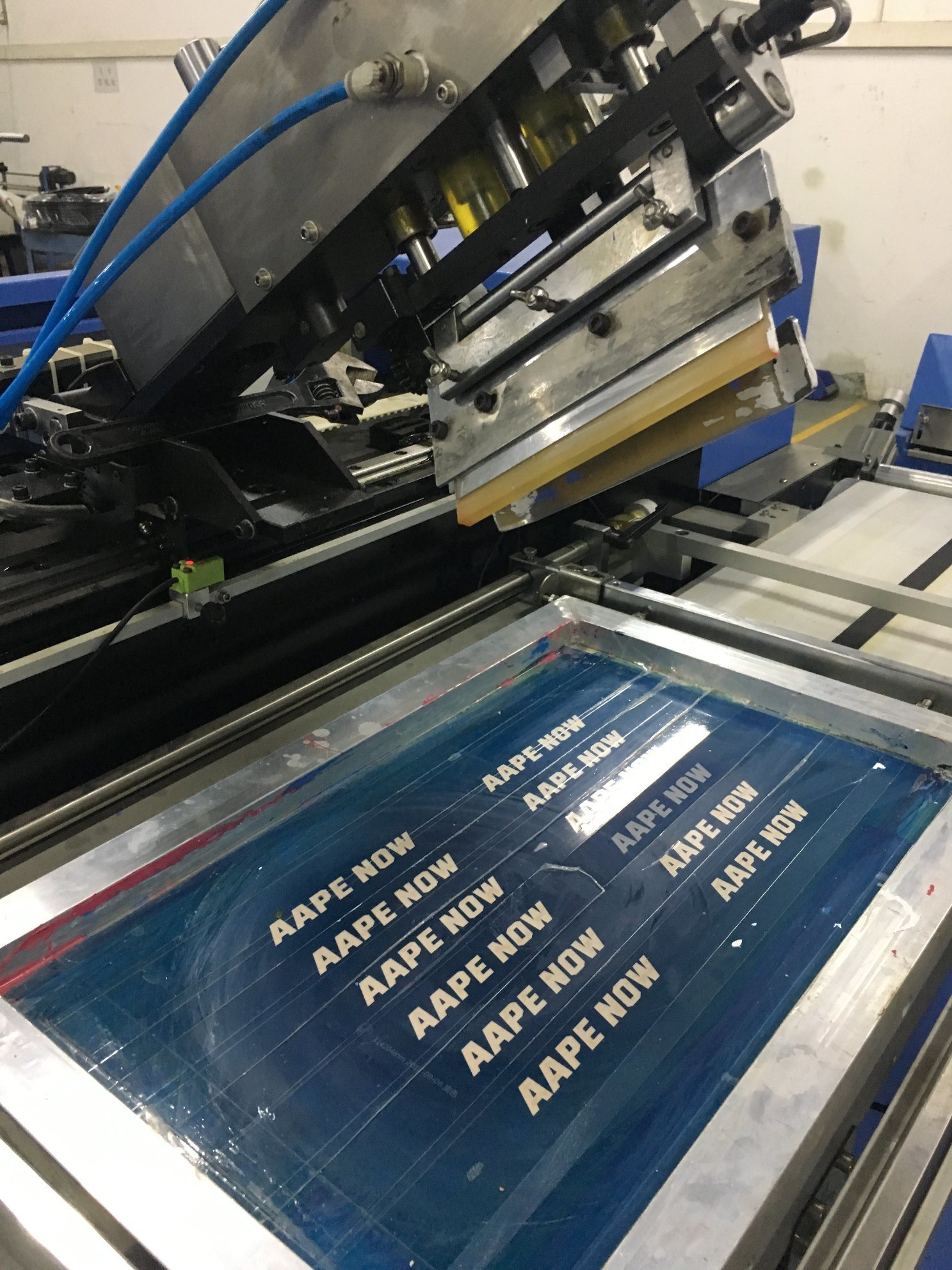 Factory Price For Serial Number Bottle Date Printing Machine -
2 Colors Clothing Labels Automatic Screen Printing Machine Manufacturer – Kin Wah detail pictures